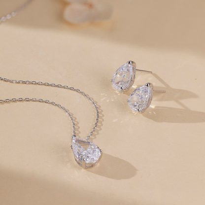 Elegant Teardrop Pendant O Chain Pear Cut Clear Cubic Zirconia 925 Sterling Silver Necklace